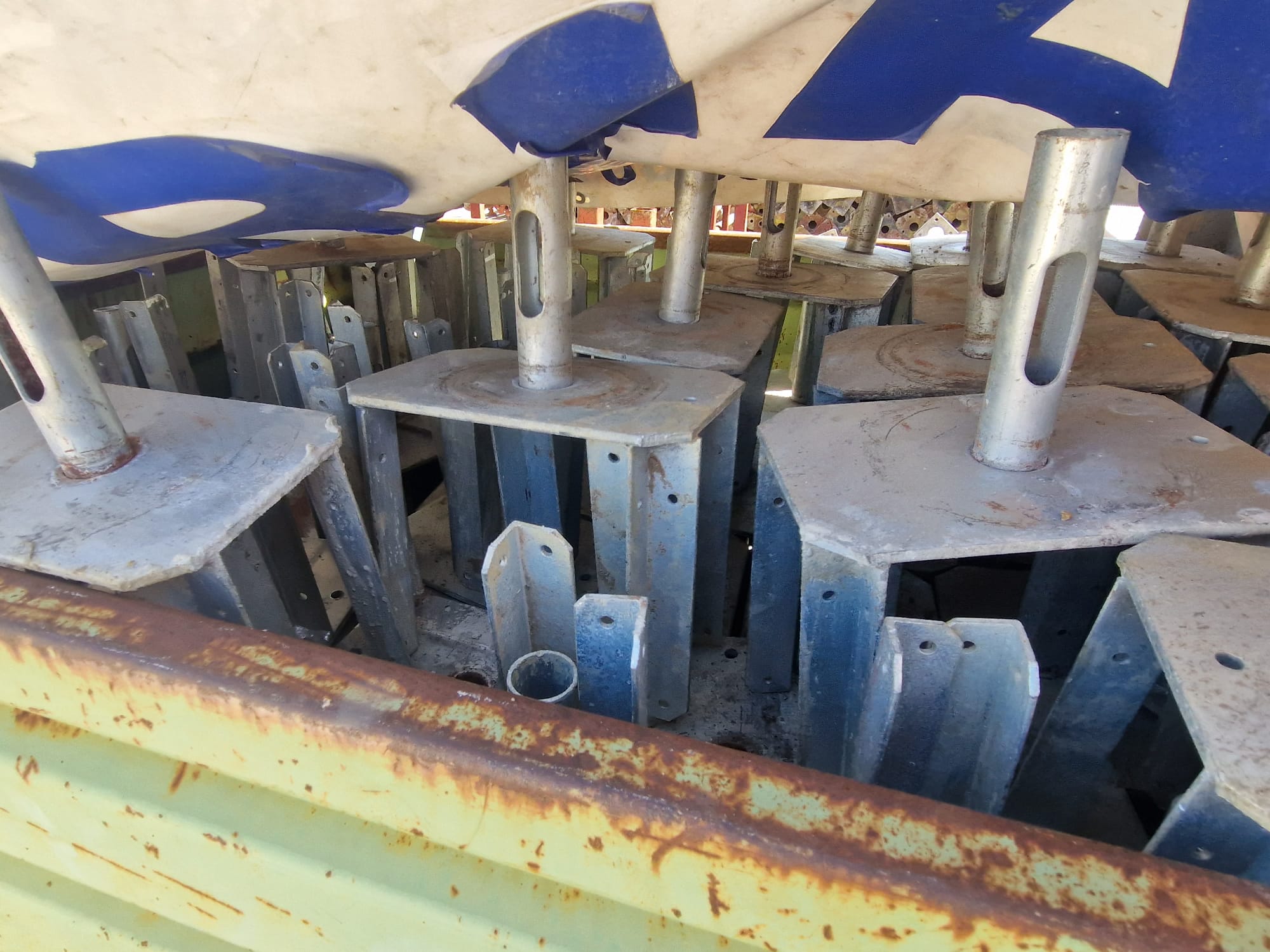 Furci zincate pentru grinda H20